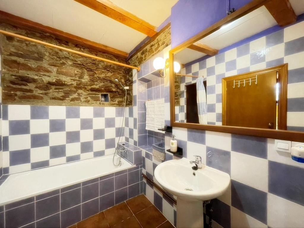 La Asturxana Guest House Malleza Bagian luar foto