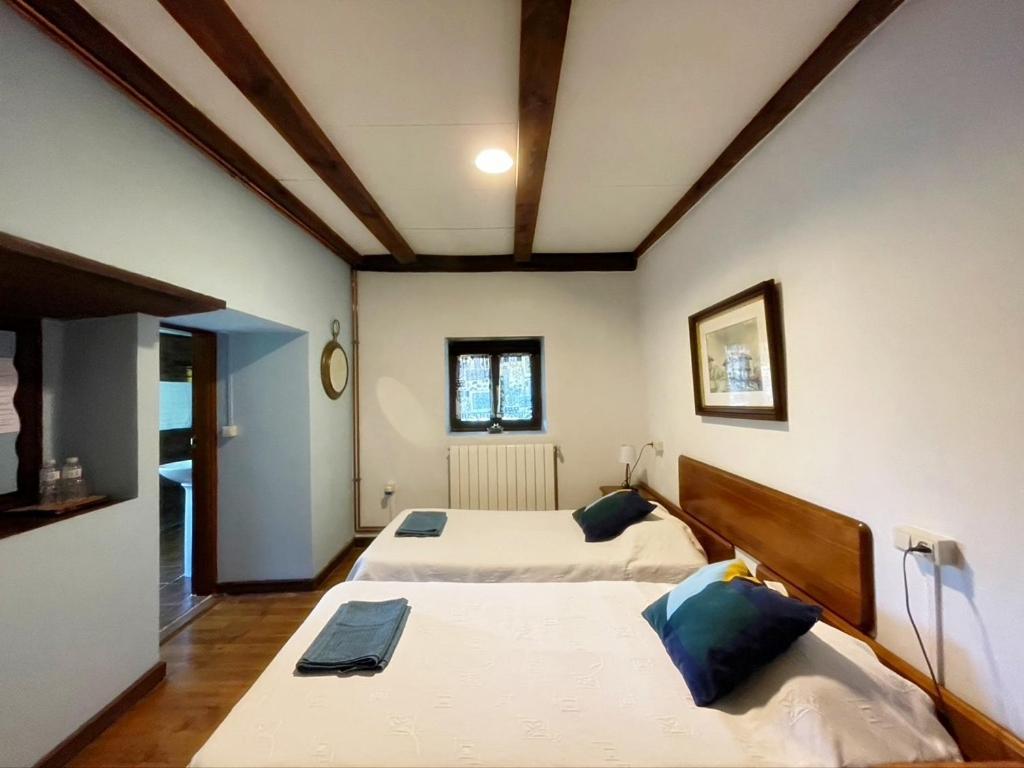 La Asturxana Guest House Malleza Bagian luar foto