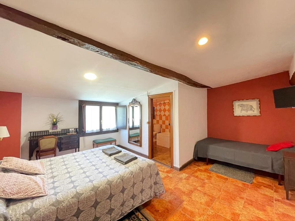 La Asturxana Guest House Malleza Bagian luar foto