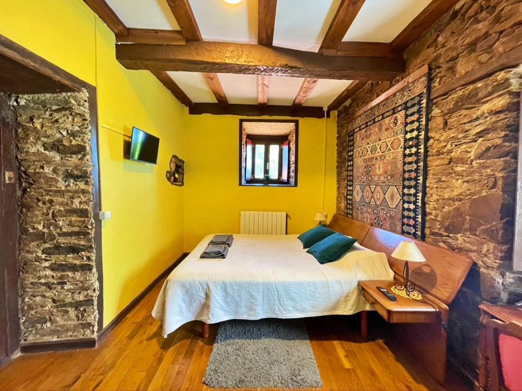 La Asturxana Guest House Malleza Bagian luar foto