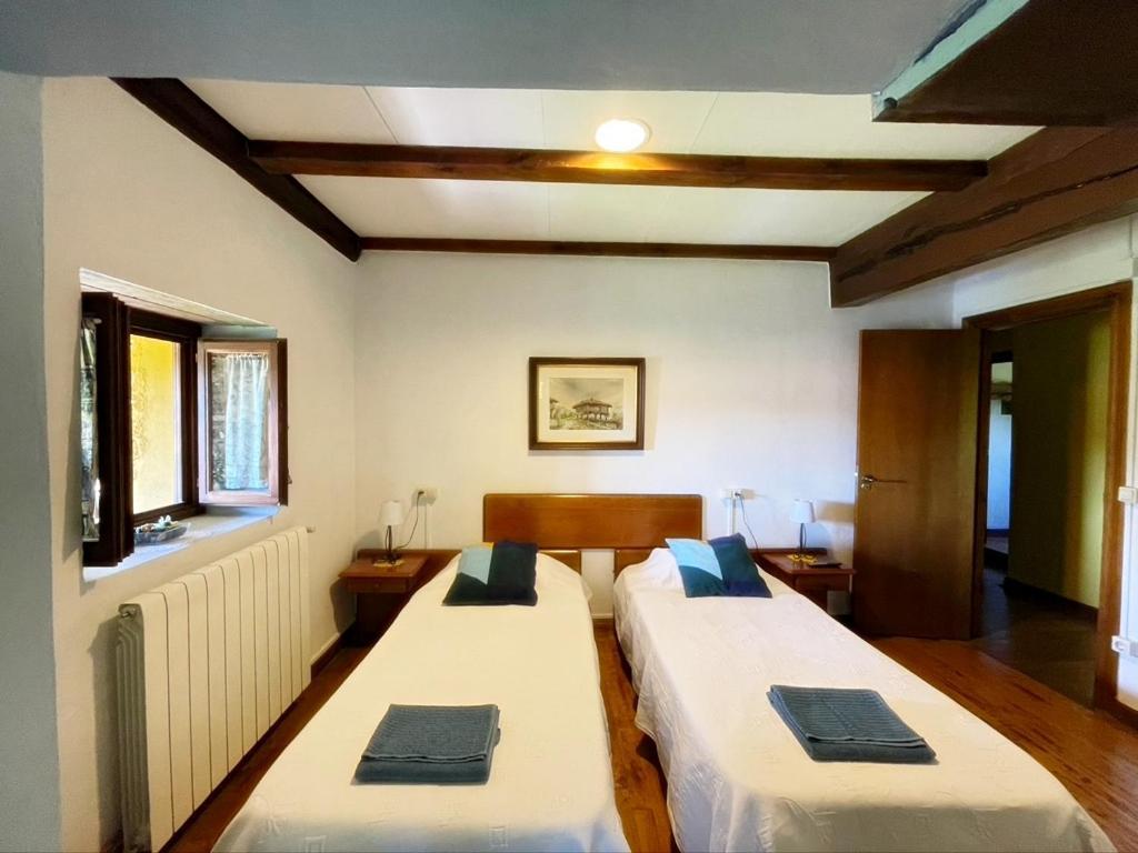 La Asturxana Guest House Malleza Bagian luar foto