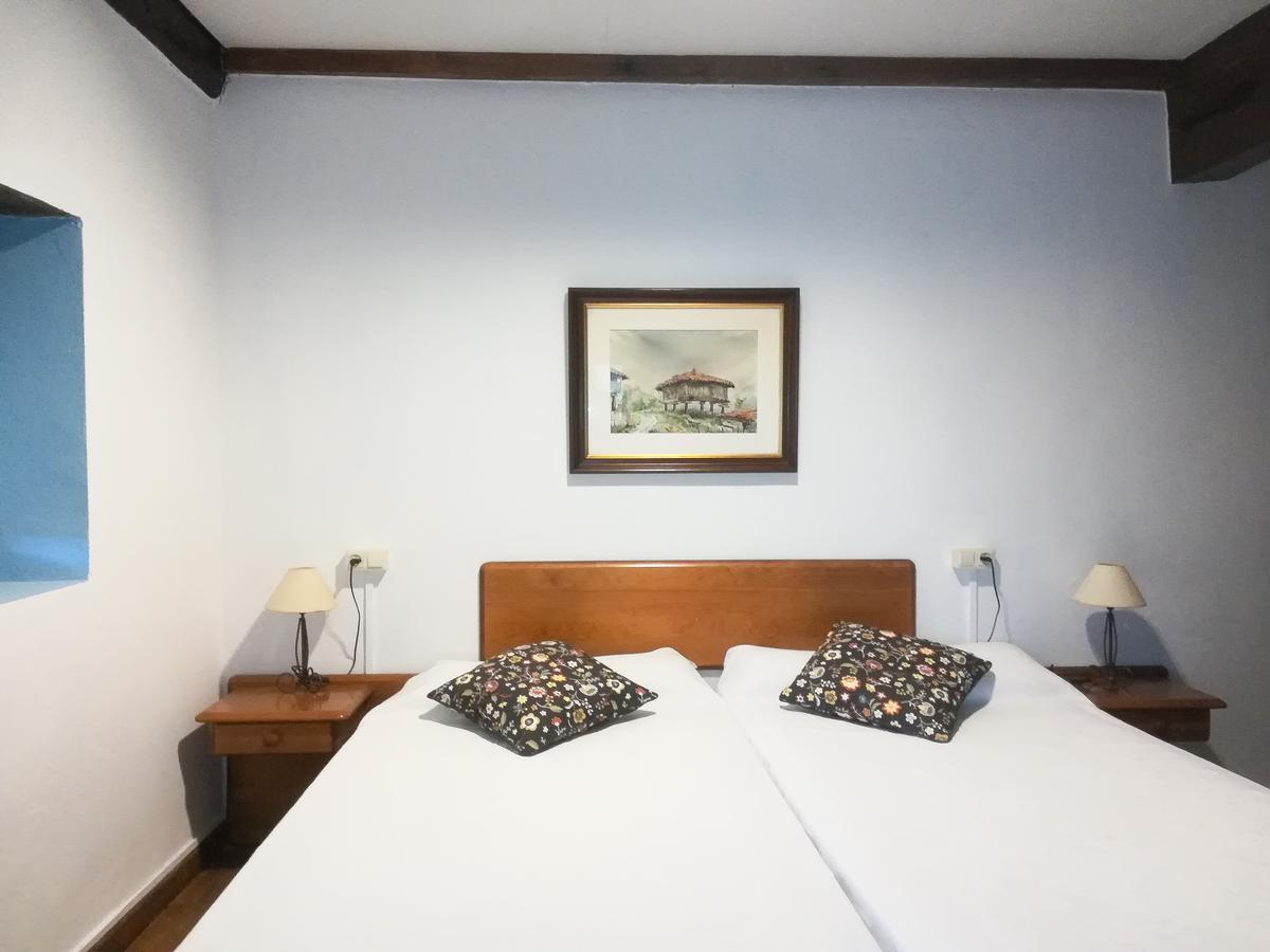 La Asturxana Guest House Malleza Bagian luar foto